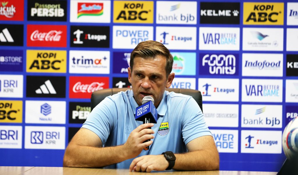 Igor Tolic, pelatih Persib Bandung, seusai pertandingan melawan Persik