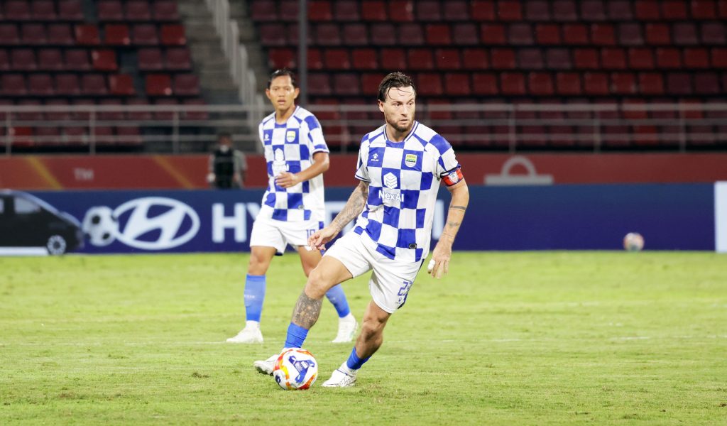 Marc Klok saat bersama skuad Persib